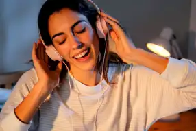 Ücretsiz Yapay Zeka Müzik Yazılımları: En İyi 5 Seçenek