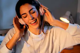 Ücretsiz Yapay Zeka Müzik Yazılımları: En İyi 5 Seçenek